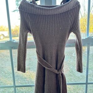 Girls Elegant Brown Off-Shoulder Sweater Dress size (L)